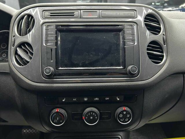 Білий Фольксваген Тігуан, об'ємом двигуна 2 л та пробігом 166 тис. км за 14200 $, фото 11 на Automoto.ua