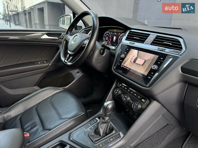 Білий Фольксваген Тігуан, об'ємом двигуна 1.98 л та пробігом 74 тис. км за 22222 $, фото 34 на Automoto.ua