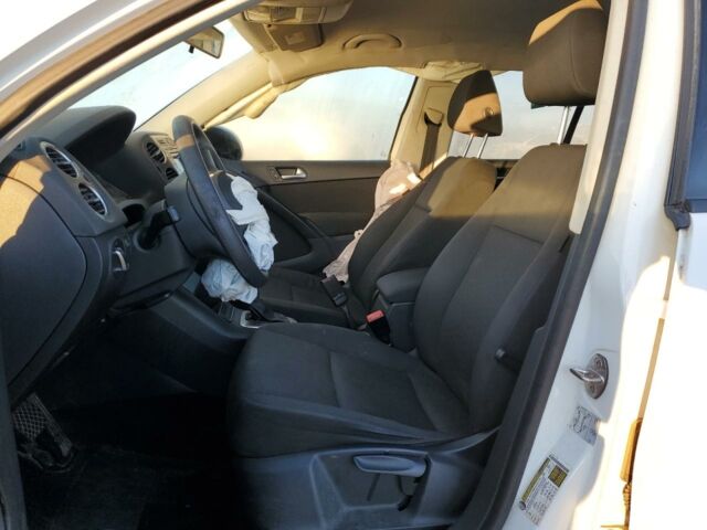 Білий Фольксваген Тігуан, об'ємом двигуна 2 л та пробігом 186 тис. км за 6700 $, фото 6 на Automoto.ua