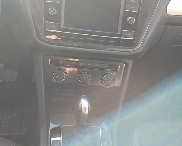 Белый Фольксваген Тигуан, объемом двигателя 2 л и пробегом 243 тыс. км за 13700 $, фото 14 на Automoto.ua