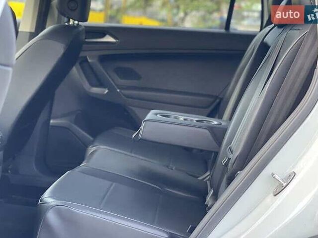 Белый Фольксваген Тигуан, объемом двигателя 1.98 л и пробегом 94 тыс. км за 19800 $, фото 23 на Automoto.ua