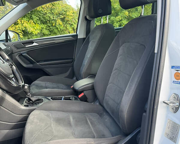 Белый Фольксваген Тигуан, объемом двигателя 1.97 л и пробегом 179 тыс. км за 25500 $, фото 9 на Automoto.ua