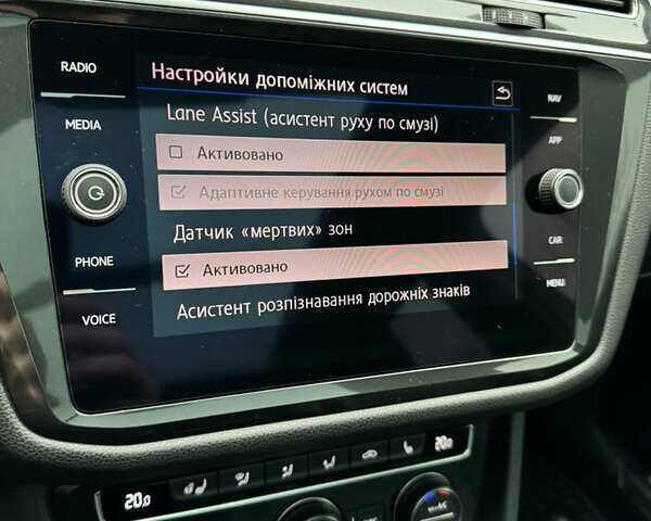 Білий Фольксваген Тігуан, об'ємом двигуна 1.98 л та пробігом 104 тис. км за 25600 $, фото 27 на Automoto.ua