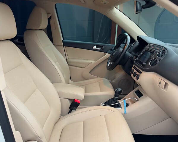 Белый Фольксваген Тигуан, объемом двигателя 1.98 л и пробегом 161 тыс. км за 13900 $, фото 4 на Automoto.ua