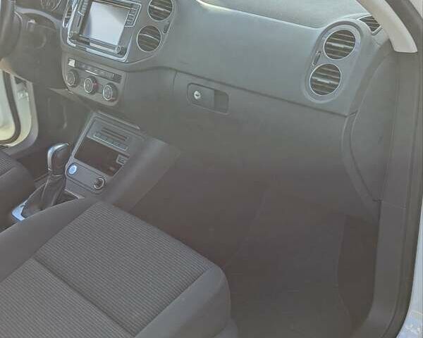 Белый Фольксваген Тигуан, объемом двигателя 1.98 л и пробегом 50 тыс. км за 13999 $, фото 15 на Automoto.ua