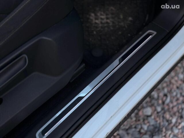 Белый Фольксваген Тигуан, объемом двигателя 2 л и пробегом 161 тыс. км за 24890 $, фото 23 на Automoto.ua