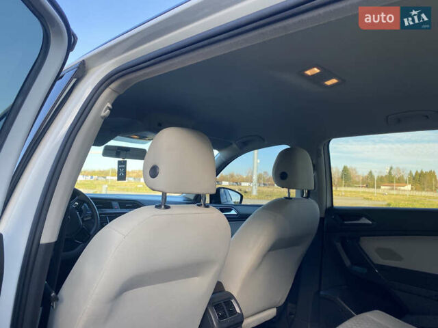 Белый Фольксваген Тигуан, объемом двигателя 2 л и пробегом 166 тыс. км за 14700 $, фото 35 на Automoto.ua