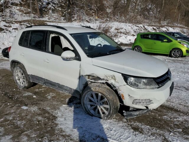 Білий Фольксваген Тігуан, об'ємом двигуна 2 л та пробігом 117 тис. км за 8400 $, фото 2 на Automoto.ua