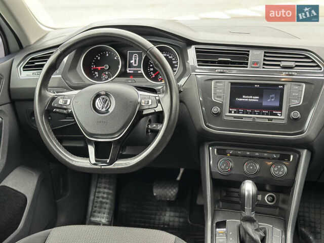 Білий Фольксваген Тігуан, об'ємом двигуна 2 л та пробігом 144 тис. км за 19500 $, фото 24 на Automoto.ua