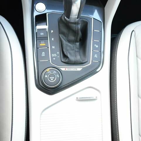 Белый Фольксваген Тигуан, объемом двигателя 1.98 л и пробегом 54 тыс. км за 27700 $, фото 47 на Automoto.ua