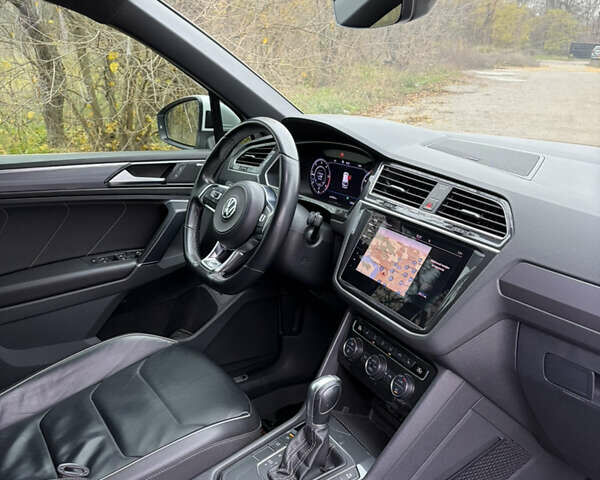 Белый Фольксваген Тигуан, объемом двигателя 1.97 л и пробегом 167 тыс. км за 28000 $, фото 12 на Automoto.ua