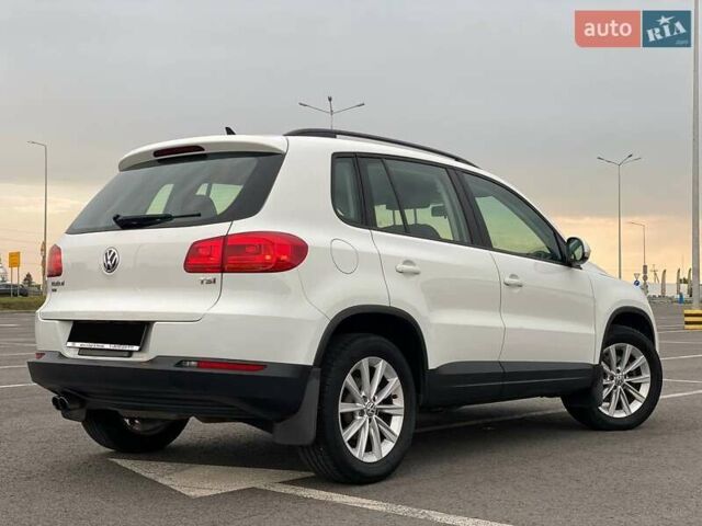 Білий Фольксваген Тігуан, об'ємом двигуна 1.98 л та пробігом 120 тис. км за 14000 $, фото 1 на Automoto.ua