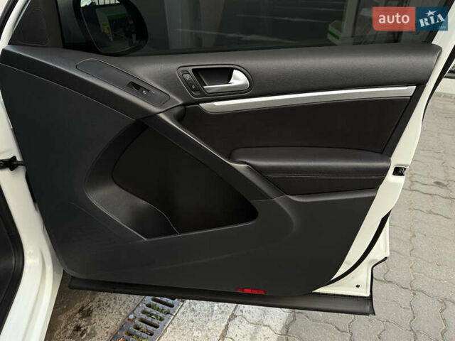 Белый Фольксваген Тигуан, объемом двигателя 1.98 л и пробегом 108 тыс. км за 13950 $, фото 44 на Automoto.ua