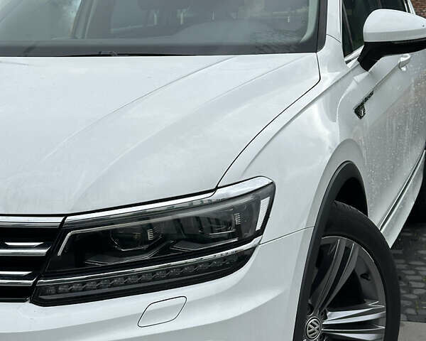 Белый Фольксваген Тигуан, объемом двигателя 1.97 л и пробегом 209 тыс. км за 25000 $, фото 1 на Automoto.ua