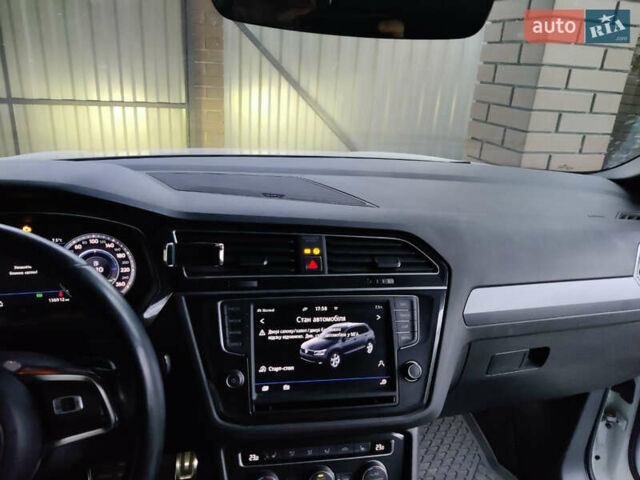 Белый Фольксваген Тигуан, объемом двигателя 1.97 л и пробегом 137 тыс. км за 28999 $, фото 9 на Automoto.ua