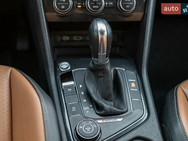 Білий Фольксваген Тігуан, об'ємом двигуна 2 л та пробігом 169 тис. км за 20900 $, фото 27 на Automoto.ua