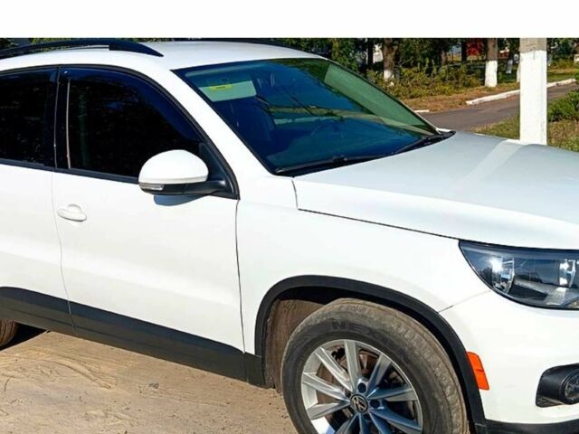 Білий Фольксваген Тігуан, об'ємом двигуна 2 л та пробігом 98 тис. км за 7000 $, фото 1 на Automoto.ua