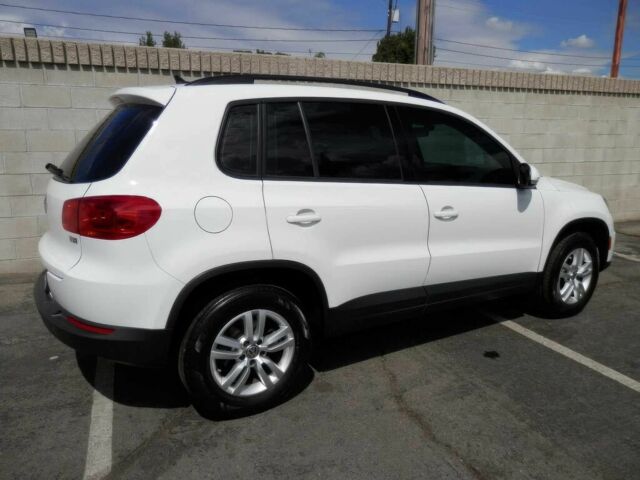 Белый Фольксваген Тигуан, объемом двигателя 2 л и пробегом 61 тыс. км за 8000 $, фото 3 на Automoto.ua