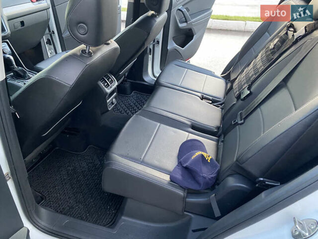 Білий Фольксваген Тігуан, об'ємом двигуна 1.98 л та пробігом 128 тис. км за 24000 $, фото 14 на Automoto.ua