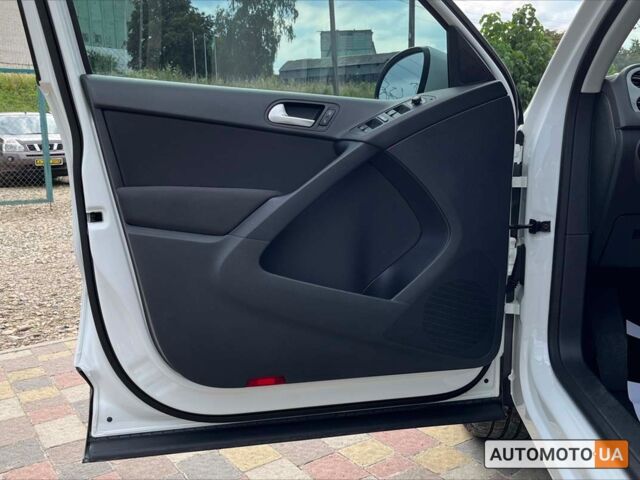 Белый Фольксваген Тигуан, объемом двигателя 2 л и пробегом 83 тыс. км за 14400 $, фото 9 на Automoto.ua