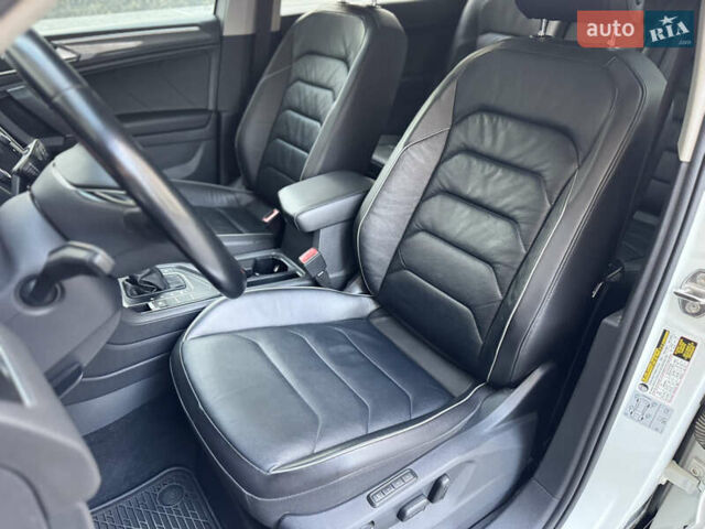 Білий Фольксваген Тігуан, об'ємом двигуна 1.98 л та пробігом 74 тис. км за 22222 $, фото 23 на Automoto.ua