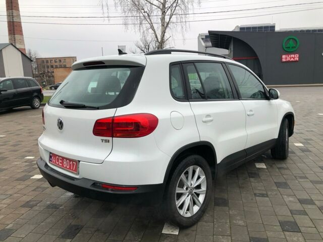 Белый Фольксваген Тигуан, объемом двигателя 2 л и пробегом 203 тыс. км за 10600 $, фото 4 на Automoto.ua