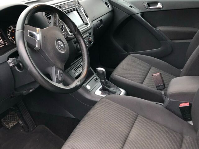 Белый Фольксваген Тигуан, объемом двигателя 2 л и пробегом 203 тыс. км за 10600 $, фото 11 на Automoto.ua