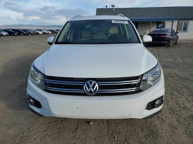 Белый Фольксваген Тигуан, объемом двигателя 2 л и пробегом 140 тыс. км за 1700 $, фото 4 на Automoto.ua