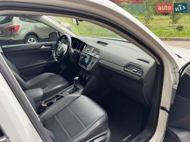 Білий Фольксваген Тігуан, об'ємом двигуна 1.98 л та пробігом 163 тис. км за 17799 $, фото 10 на Automoto.ua