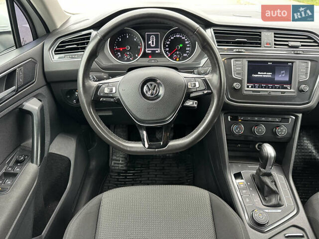 Білий Фольксваген Тігуан, об'ємом двигуна 2 л та пробігом 144 тис. км за 19500 $, фото 23 на Automoto.ua