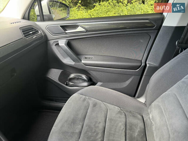 Белый Фольксваген Тигуан, объемом двигателя 1.97 л и пробегом 282 тыс. км за 22500 $, фото 14 на Automoto.ua