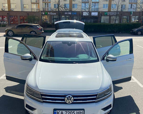 Белый Фольксваген Тигуан, объемом двигателя 1.97 л и пробегом 182 тыс. км за 26200 $, фото 9 на Automoto.ua