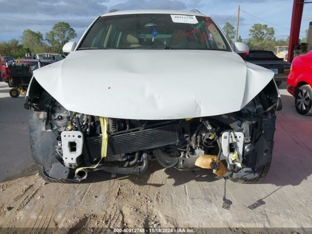 Белый Фольксваген Тигуан, объемом двигателя 2 л и пробегом 164 тыс. км за 7900 $, фото 1 на Automoto.ua