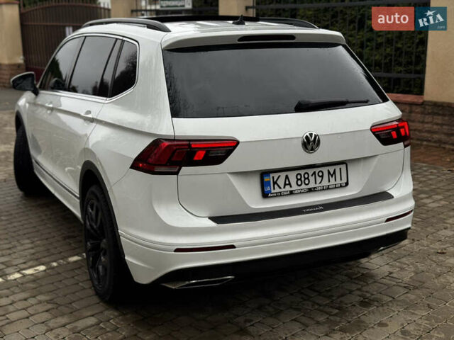Белый Фольксваген Тигуан, объемом двигателя 2 л и пробегом 120 тыс. км за 22200 $, фото 4 на Automoto.ua