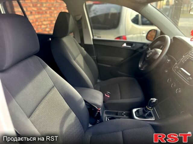 Белый Фольксваген Тигуан, объемом двигателя 2 л и пробегом 174 тыс. км за 15000 $, фото 9 на Automoto.ua