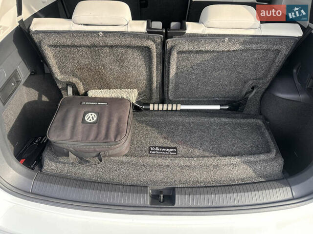 Белый Фольксваген Тигуан, объемом двигателя 1.98 л и пробегом 160 тыс. км за 16200 $, фото 25 на Automoto.ua