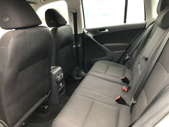 Белый Фольксваген Тигуан, объемом двигателя 2 л и пробегом 203 тыс. км за 10600 $, фото 9 на Automoto.ua