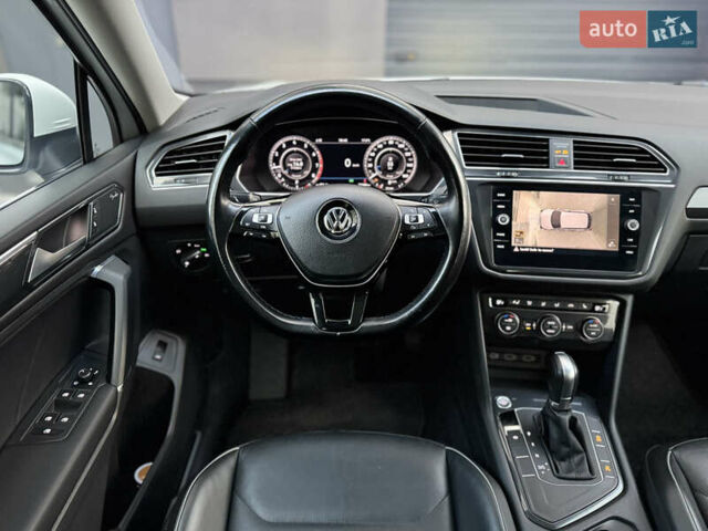 Білий Фольксваген Тігуан, об'ємом двигуна 1.98 л та пробігом 74 тис. км за 22222 $, фото 4 на Automoto.ua