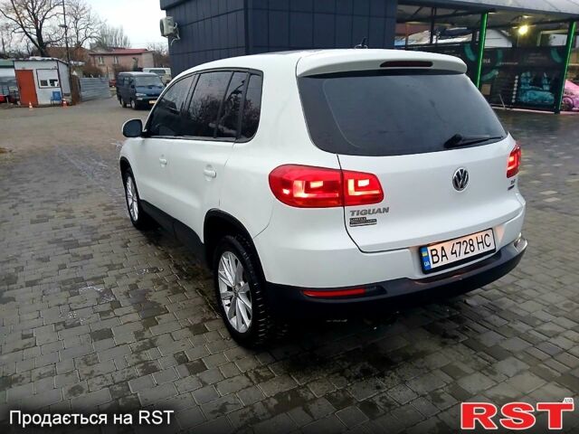 Белый Фольксваген Тигуан, объемом двигателя 2 л и пробегом 174 тыс. км за 15000 $, фото 3 на Automoto.ua