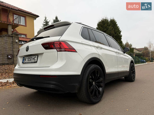 Белый Фольксваген Тигуан, объемом двигателя 1.98 л и пробегом 200 тыс. км за 21950 $, фото 11 на Automoto.ua