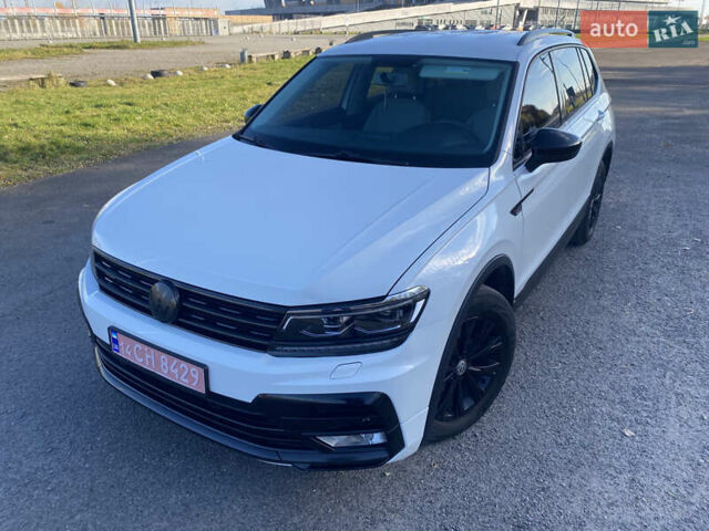 Белый Фольксваген Тигуан, объемом двигателя 2 л и пробегом 166 тыс. км за 14700 $, фото 10 на Automoto.ua