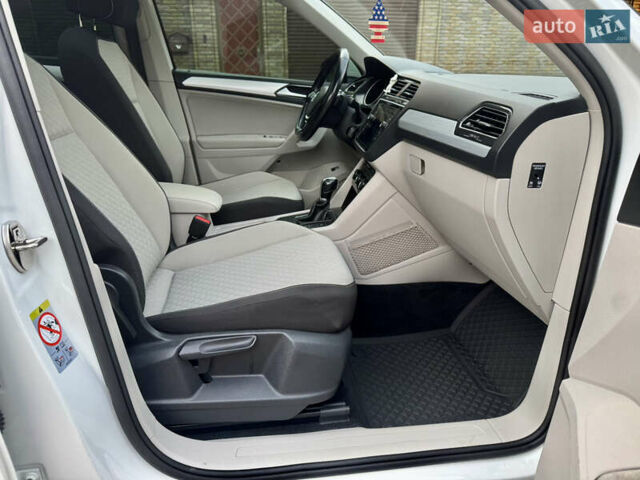 Белый Фольксваген Тигуан, объемом двигателя 1.98 л и пробегом 200 тыс. км за 21950 $, фото 16 на Automoto.ua