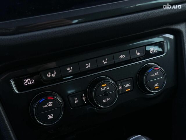 Белый Фольксваген Тигуан, объемом двигателя 2 л и пробегом 161 тыс. км за 24890 $, фото 19 на Automoto.ua