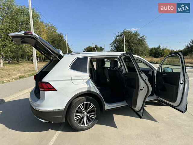 Белый Фольксваген Тигуан, объемом двигателя 2 л и пробегом 67 тыс. км за 26500 $, фото 9 на Automoto.ua