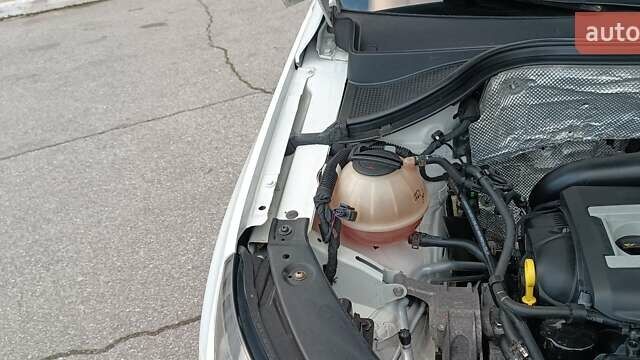 Белый Фольксваген Тигуан, объемом двигателя 2 л и пробегом 228 тыс. км за 13850 $, фото 51 на Automoto.ua