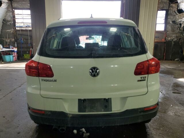 Білий Фольксваген Тігуан, об'ємом двигуна 2 л та пробігом 189 тис. км за 6400 $, фото 4 на Automoto.ua