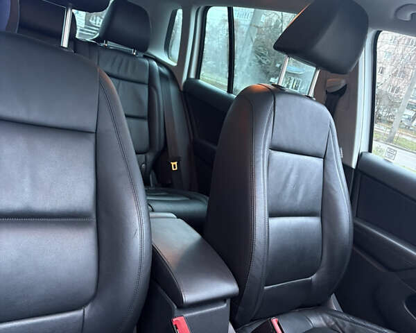 Білий Фольксваген Тігуан, об'ємом двигуна 1.98 л та пробігом 156 тис. км за 16300 $, фото 3 на Automoto.ua