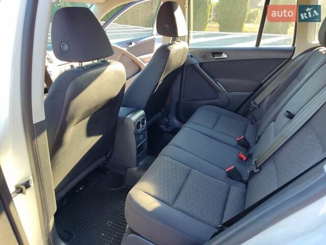 Белый Фольксваген Тигуан, объемом двигателя 2 л и пробегом 93 тыс. км за 13500 $, фото 25 на Automoto.ua