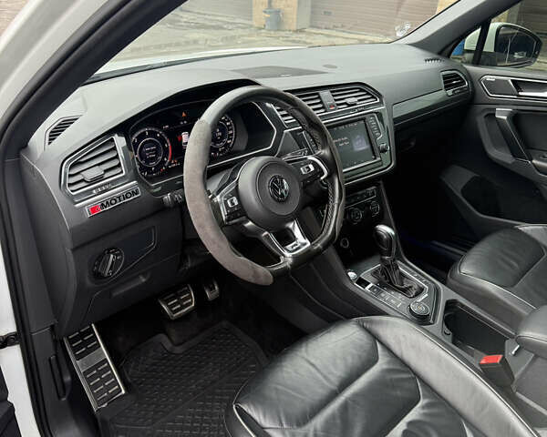 Белый Фольксваген Тигуан, объемом двигателя 1.97 л и пробегом 278 тыс. км за 25500 $, фото 28 на Automoto.ua