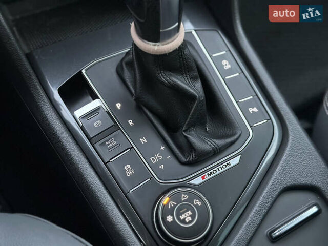 Белый Фольксваген Тигуан, объемом двигателя 1.97 л и пробегом 258 тыс. км за 23300 $, фото 31 на Automoto.ua